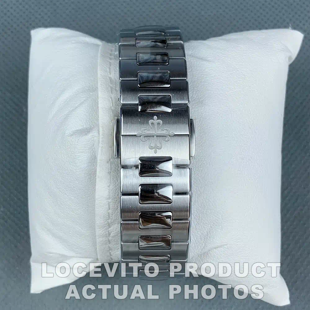 Nautilus 41mm White Gold Blue Dial Ref. 5811/1G - Image 7