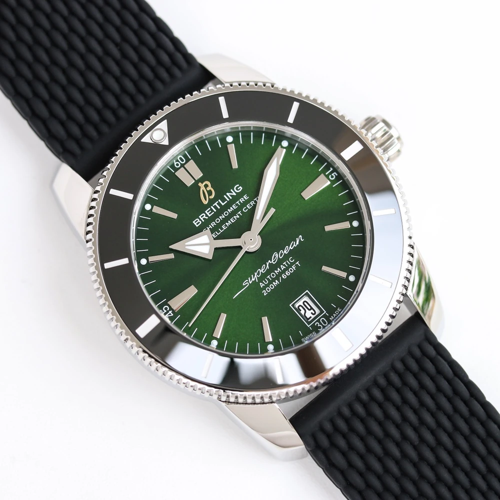 Superocean Heritage 46 Classic Heritage Diver - Green Dial and Performance Rubber Strap - Image 5