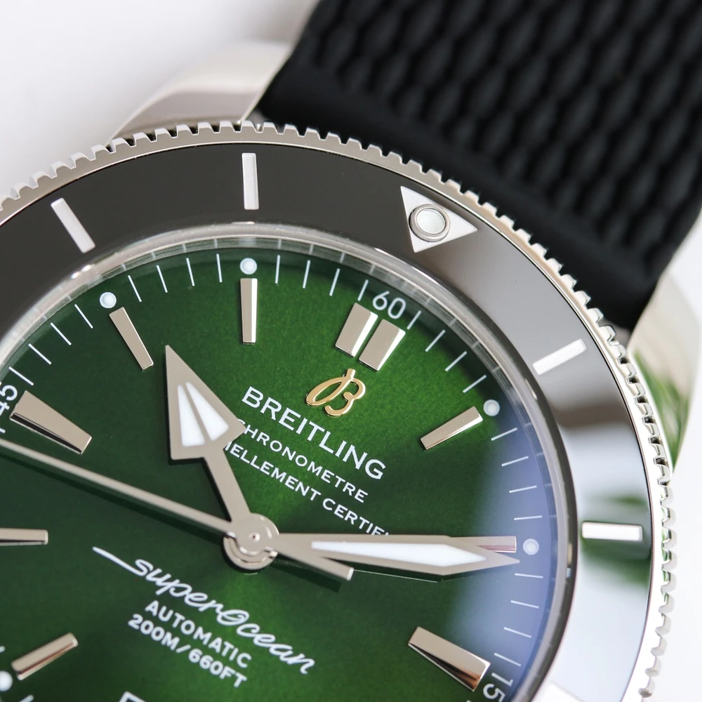 Superocean Heritage 46 Classic Heritage Diver - Green Dial and Performance Rubber Strap - Image 6