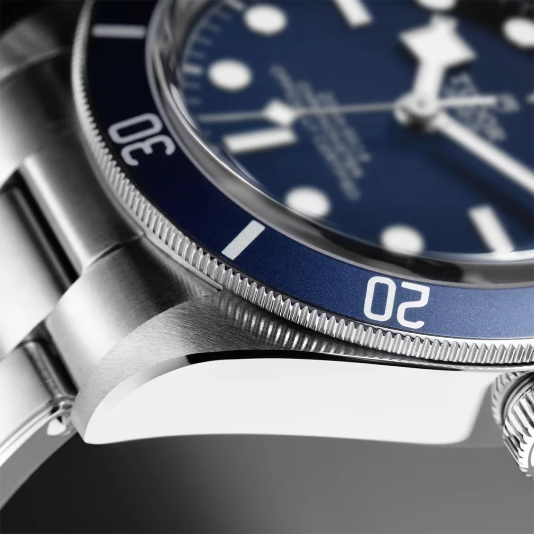Black Bay 58 Series Navy Blue 39mm Heritage Diver - Blue Dial Steel Bracelet - Image 3