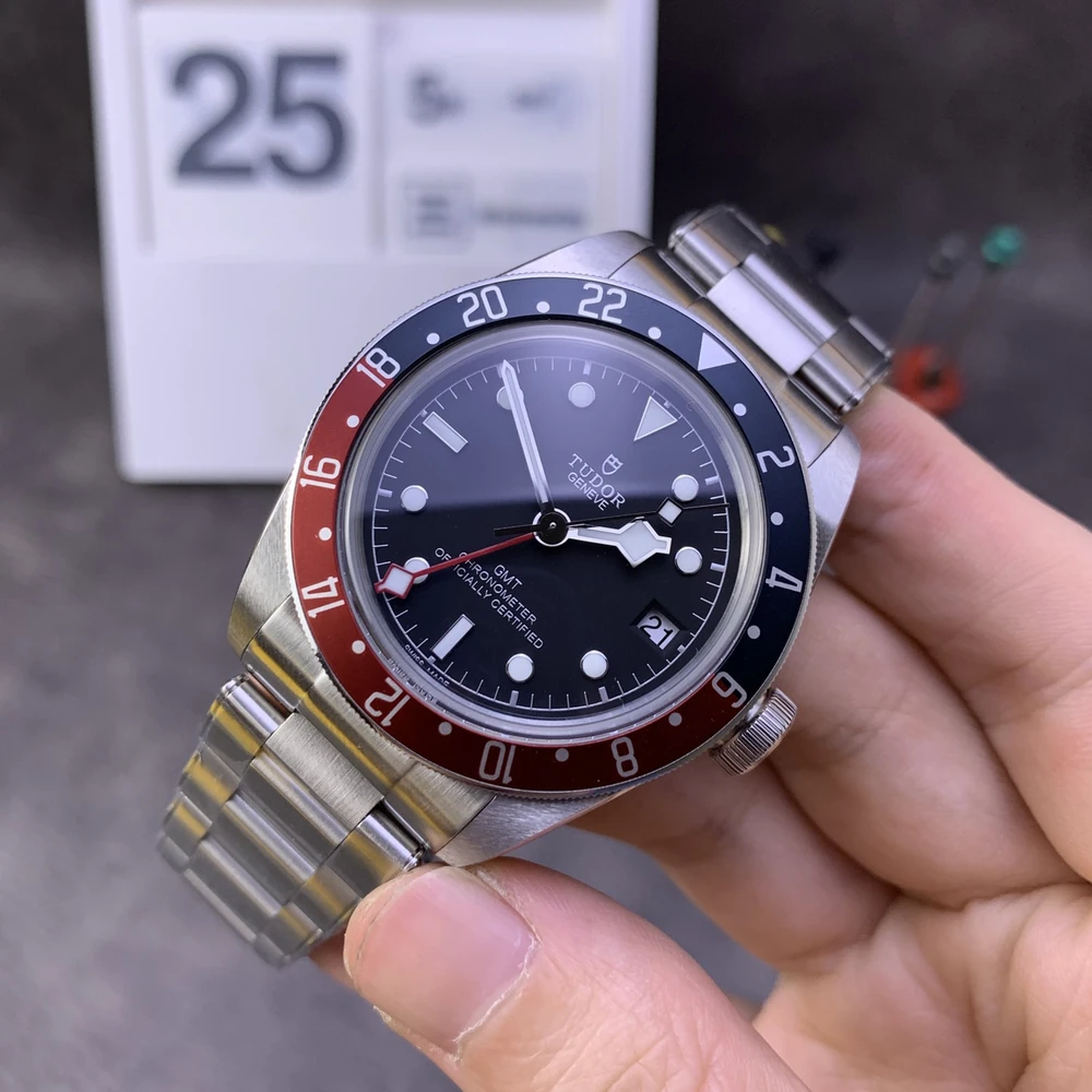 Black Bay GMT 41mm Dual Time Zone Watch - Black Dial and Pepsi Bezel - Image 6