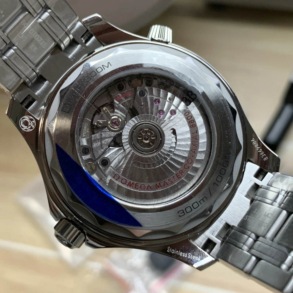 Seamaster Diver 300M Black 42 mm in Steel - Image 9